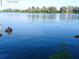 В Дарницком районе Киева в озере утонул мужчина