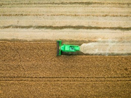 Зеленский подписал закон о частичном возвращении аграриям ставки НДС 20%