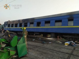 В МВД рассказали подробности пожара в поезде УЗ, который случился после столкновения с фурой под Полтавой