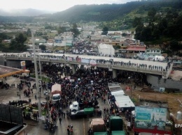 В Гватемале идут массовые протесты. Фоторепортаж