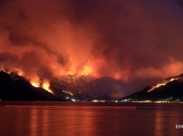 В Турции тушат пожары в шести регионах