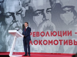 Путин обязал Мединского руководить историческим просвещением