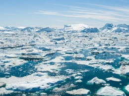 В Гренландии стремительно тает лед