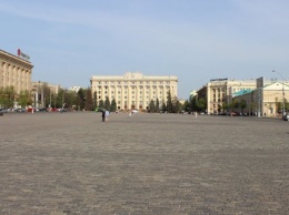 Запрещены передвижение и парковка: в Харькове перекрыли площадь Свободы