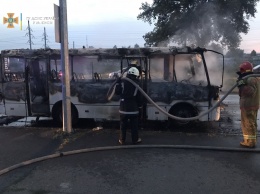 В Киеве сгорела маршрутка, а ее водитель получил ожоги