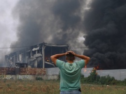 Пожар в пригороде Афин вышел из-под контроля, эвакуировали тысячи жителей