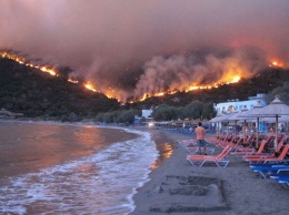 Украина отправила спасателей бороться с пожарами в Греции