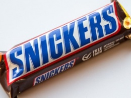 Snickers в Испании пришлось извиняться за рекламу после обвинений в гомофобии