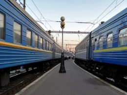 Назначены дополнительные поезда по маршруту из Киева в Рахов и Одессу - график отправления