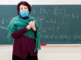 Одесские школы могут уйти на дистанционку: слишком мало привитых учителей