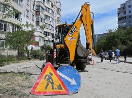 Аксенов сомневается, что подрядчики реконструкции придомовых территорий в Симферополе завершат работы до 1 сентября