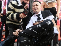 Моргенштерн подарил своему другу-инвалиду коляску, на которой приезжал на премию