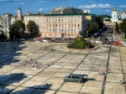 Софийскую площадь после дрифта будут чистить несколько дней