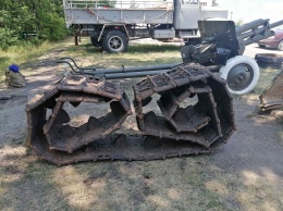 Под Харьковом нашли гусеницу подбитого танка времен Второй мировой. Ее пытались сдать на металлолом