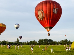 Возле Днепра на фестивале воздушных шаров приготовят 750 литров холодного борща
