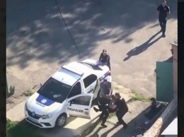 В Белой Церкви драку полицейских засняли на видео