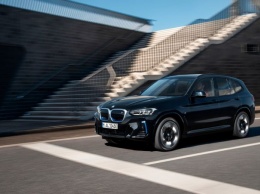 BMW представила обновленный электрический кроссовер BMW iX3