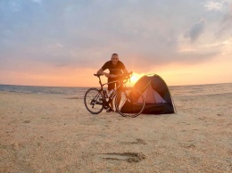 Житель Херсонщины проехал более 200 км к морю на велосипеде