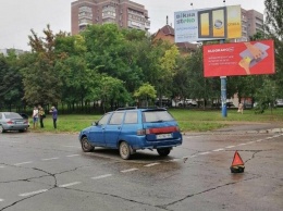 В Мариуполе водитель на "зебре" сбил девушку-пешехода, - ФОТО