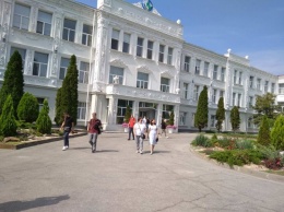 Порядка 200 сотрудникам НПО «Павлоградский химический завод» сегодня грозит увольнение, - опять не хватает денег