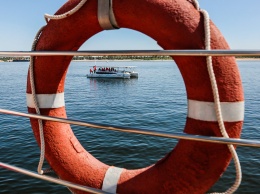 Под Одессой 9 человек унесло в открытое море на сломанном катамаране