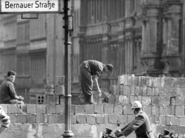 Дата в истории: 13 августа 1961 года возвели Берлинскую стену