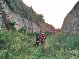 Переломал ноги: турист сорвался со стены Аккерманской крепости