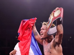 Бокс: Казимеро победил Ригондо и защитил чемпионский титул