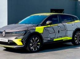 Интерьер нового Renault Megane E-Tech появился на фото