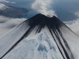 Впервые за 7 последних лет на Аляске одновременно извергаются три вулкана