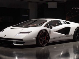 Новый Lamborghini Countach показали живьем