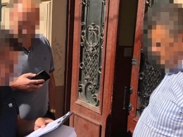 В Киеве полицейский более трех лет получал зарплату, не посещая работу