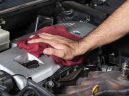 Эксперты рассказали о правилах чистки моторного отсека автомобиля