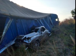 В Новой Одессе столкнулись два легковых авто и фура с арбузами: один погибший, двое с тяжелыми травмами (ФОТО)