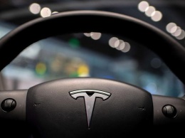 Автопилот Tesla стал причиной серьезного расследования