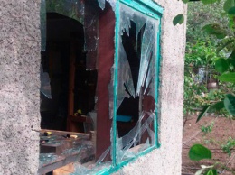 Оккупанты обстреливают мирных жителей, на Луганщине ранена женщина