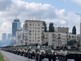 В Киеве идет репетиция военного парада