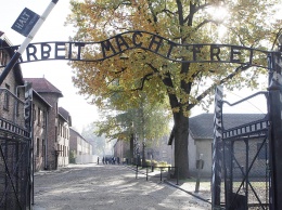 Польша обвинила Израиль в выдумывании "альтернативной истории" из-за обвинений в соучастии в холокосте