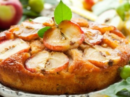Не только шарлотка: 15 рецептов яблочных пирогов, которые стоит приготовить на Спас
