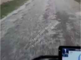 Ледяная дорога в Серогозах на Херсонщине среди жаркого лета (видео)