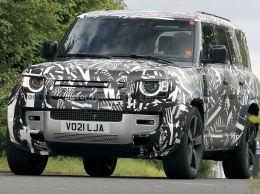 Land Rover вывел на тесты самый крупный Defender: фото
