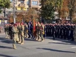 ПТН - ПНХ. Военные повторили хит о Путине на репетиции парада (ВИДЕО)