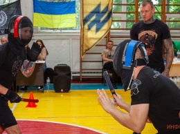 В Днепре прошел турнир по ножевому бою в честь погибшего бойца Романа Романенко