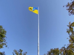 Видеофакт: в Харькове подняли флаг на самом высоком в Украине флагштоке