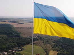 На Луганщине флаг Украины подняли на 150 метровой телебашне вблизи Попасной, - ФОТО, ВИДЕО