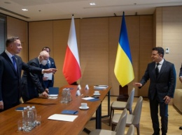Зеленский обсудил с Дудой Nord Stream 2 и запуск скоростного поезда между Киевом и Варшавой