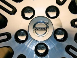 Volvo на неделю остановит производство автомобилей в Швеции из-за дефицита чипов