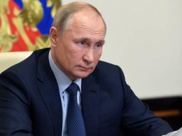 Путин подписал указ о выплате пенсионерам по 10 тысяч рублей