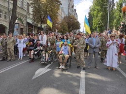Файеры, «Живе Беларусь» и отец героя Майдана во главе - фото Марша защитников