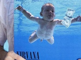 Мальчик с обложки альбома Nirvana подал иск о детской порнографии